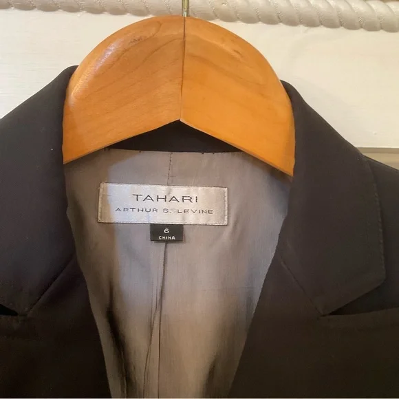 Tahari Blazer Women’s Black 3 Button Size 6 - Picture 7 of 10